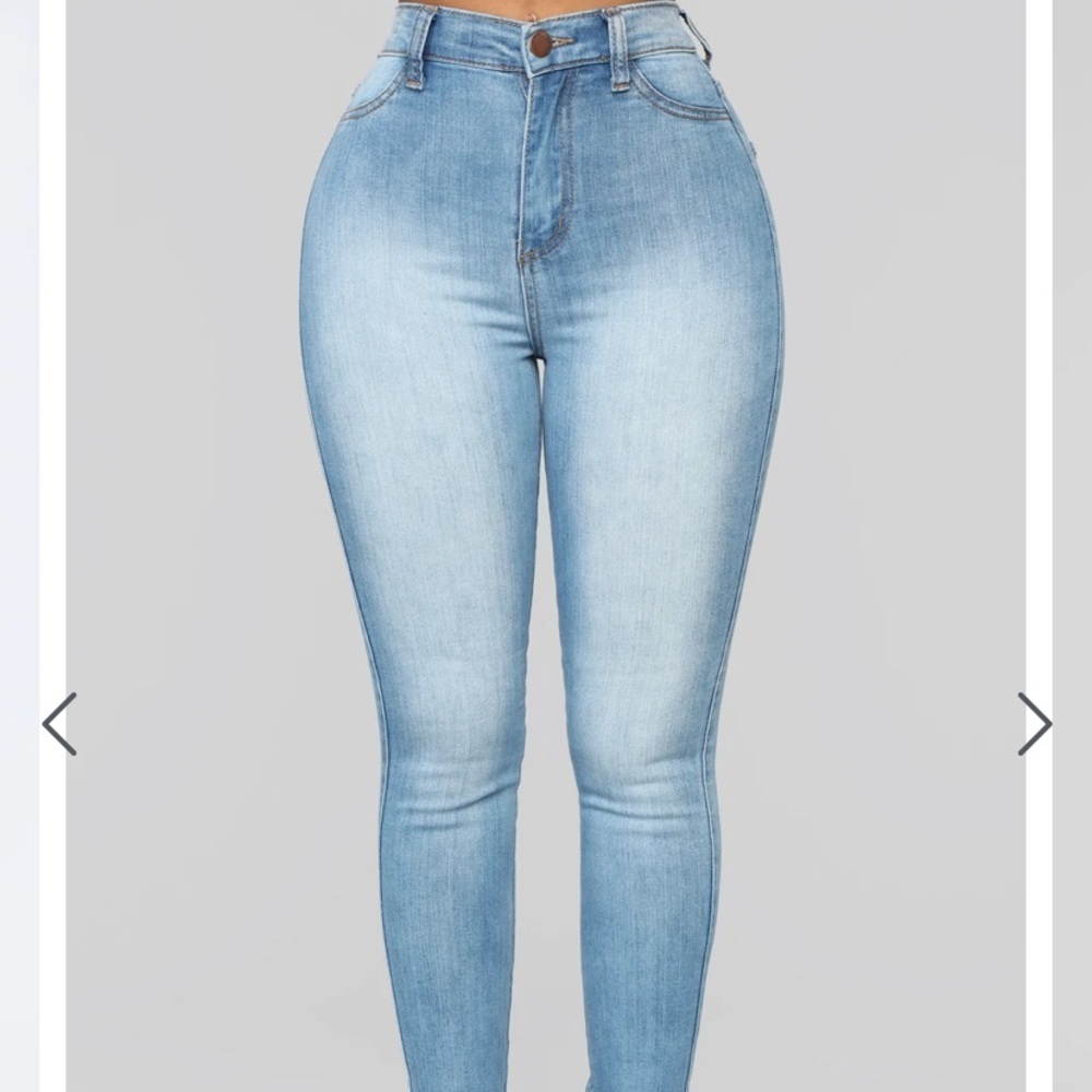 Fashion Nova high waisted jeans size 1